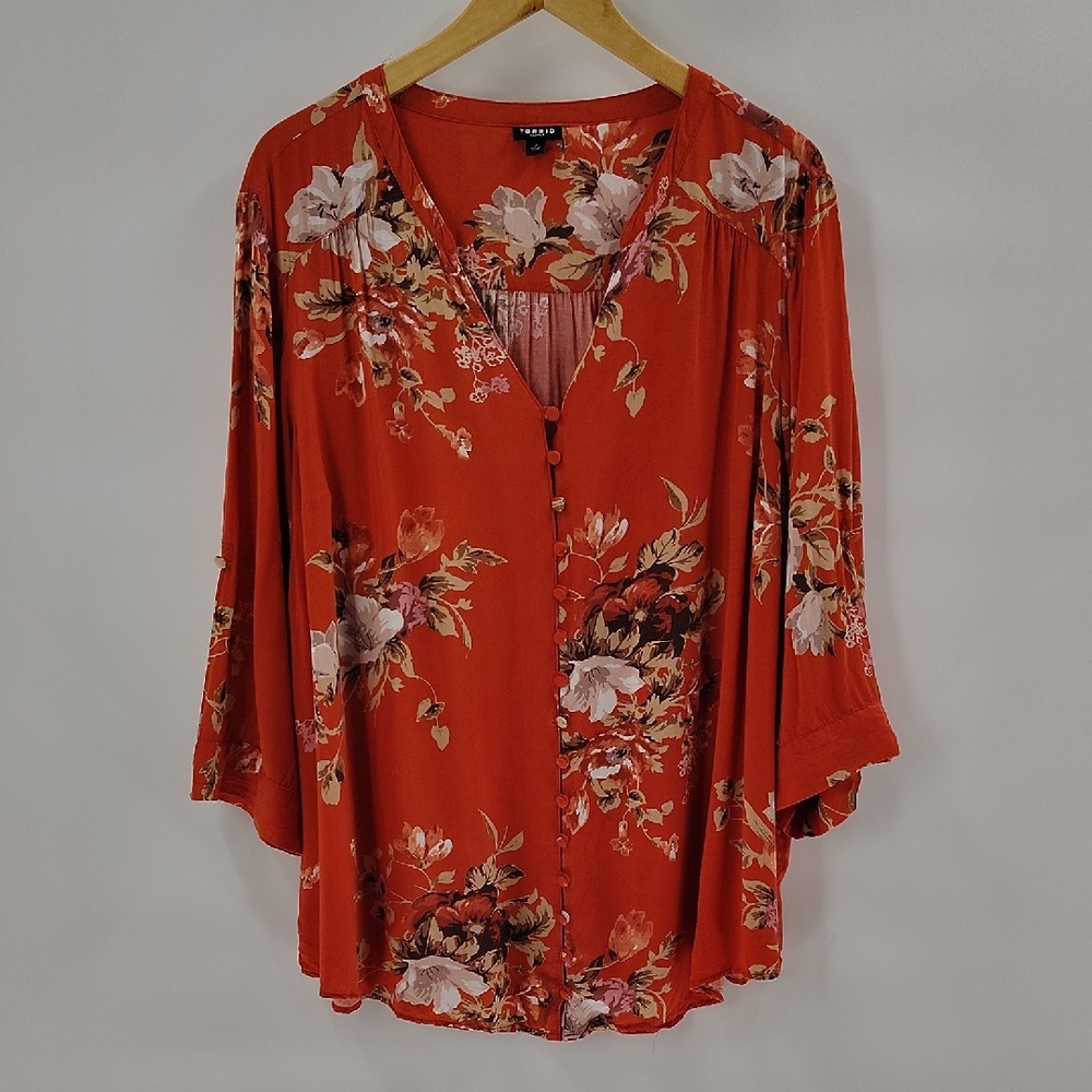 Torrid Harper Blouse Size 3X Dark Coral Floral 3/4 Sleeve Button Down - Picture 2 of 10